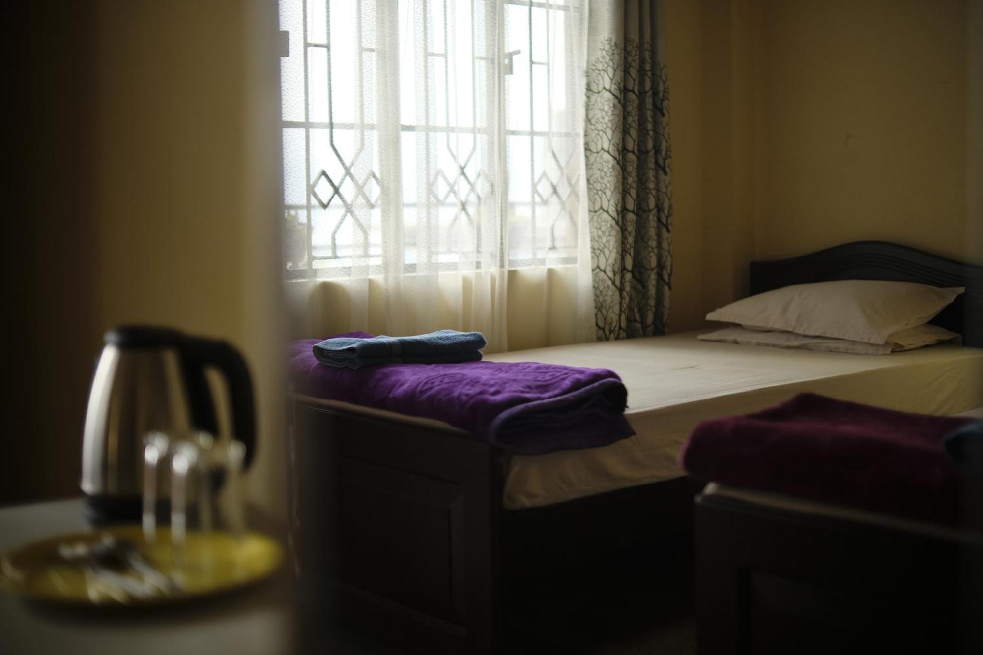 Cafe Sola Bnb Shillong Buitenkant foto