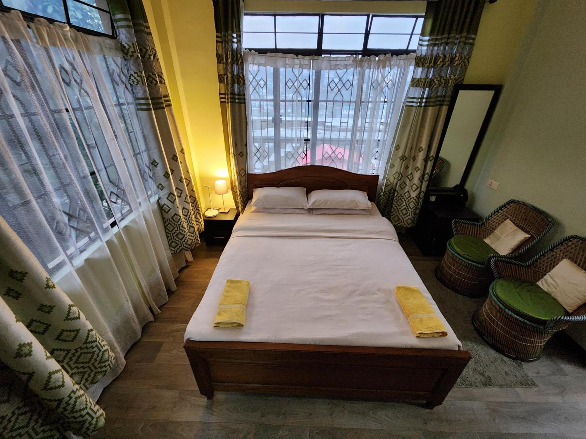 Cafe Sola Bnb Shillong Buitenkant foto
