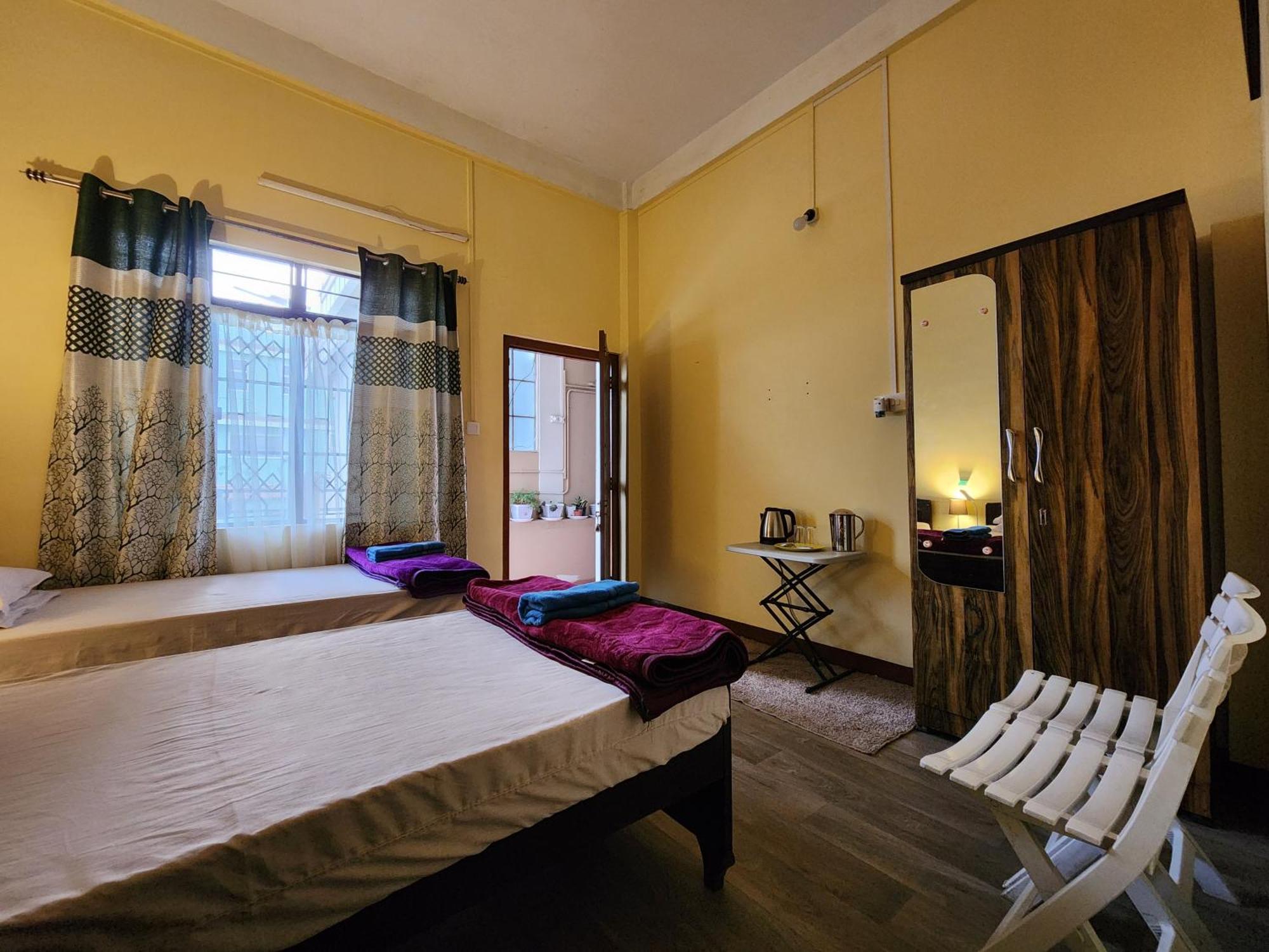 Cafe Sola Bnb Shillong Buitenkant foto