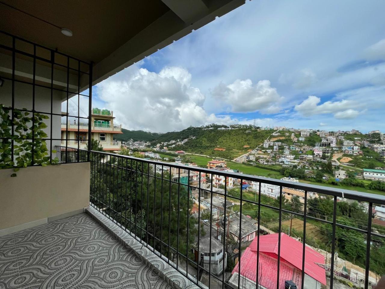 Cafe Sola Bnb Shillong Buitenkant foto