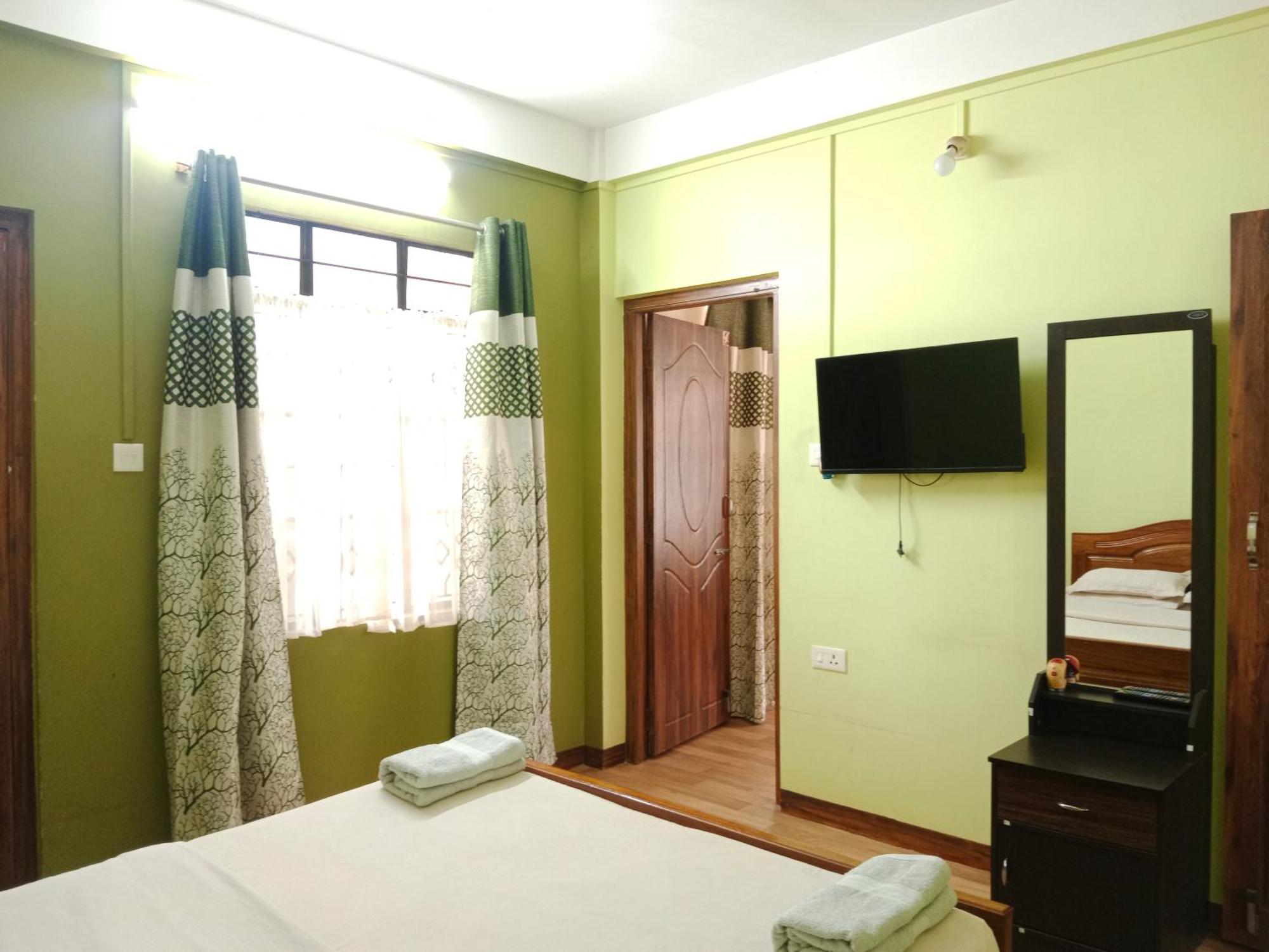 Cafe Sola Bnb Shillong Buitenkant foto